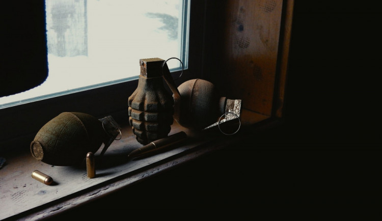 Mladý muž našel v lese sovětský minometný granát. Munici si převzal pyrotechnik