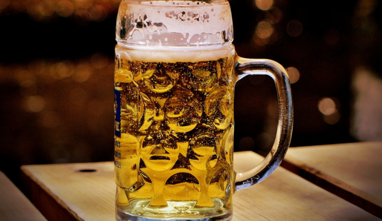 Zloděj se vloupal do garáže, odkud vzal kamna a pivní výčep