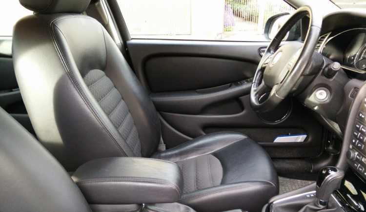 Třiapadesátiletá žena řídila bez řidičáku a s platným zákazem řízení, hrozí jí dva roky ve vězení