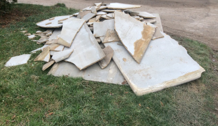 Městské policii Olomouc včera oznamovatel nahlásil černou skládku. Pachatel je zatím neznámý