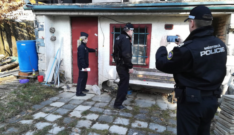 Zloděj se vloupal do chaty a způsobil škodu za šedesát tisíc korun