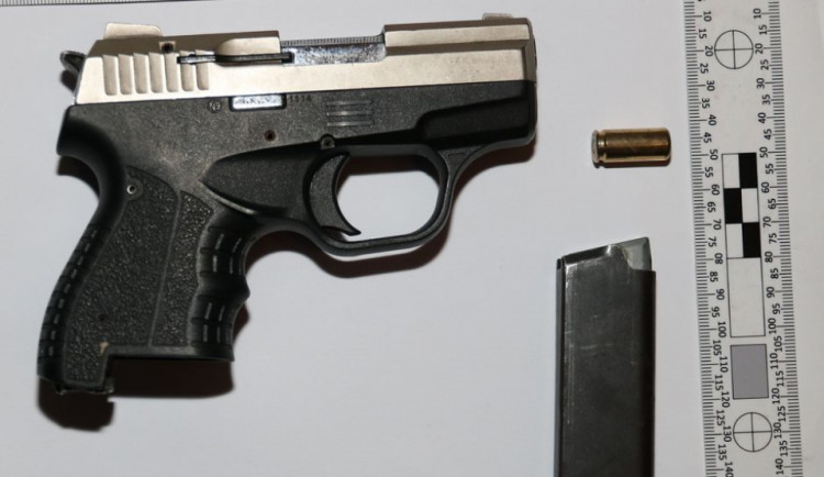 FOTO: V Olomouci byl zadržen dealer pervitinu a marihuany. Hrozí mu deset let