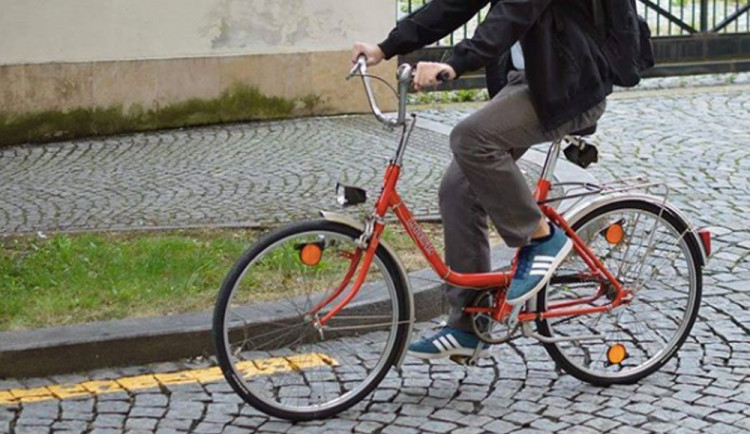 Cyklista se zranil při pádu z kola. Nadýchal přes čtyři promile