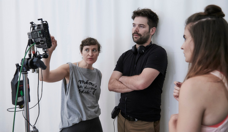 Baví mě projekty, které mají přesah, říká režisérka Johana Ožvold