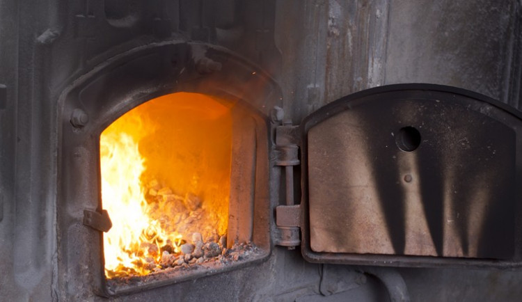 Od pondělí přijímá kraj žádosti o kotlíkové dotace, šanci mají pouze nízkopříjmové rodiny