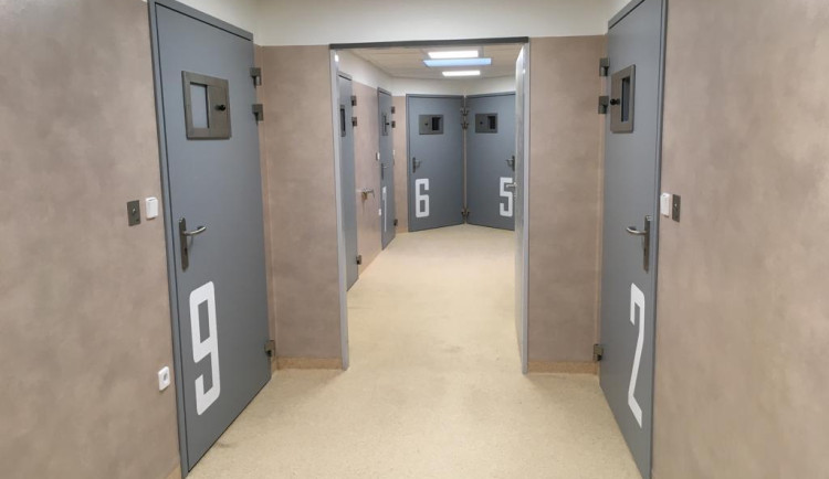 Na jihlavské záchytce měli v červenci rekordní počet opilců. Jeden z nich třikrát prokousal matraci