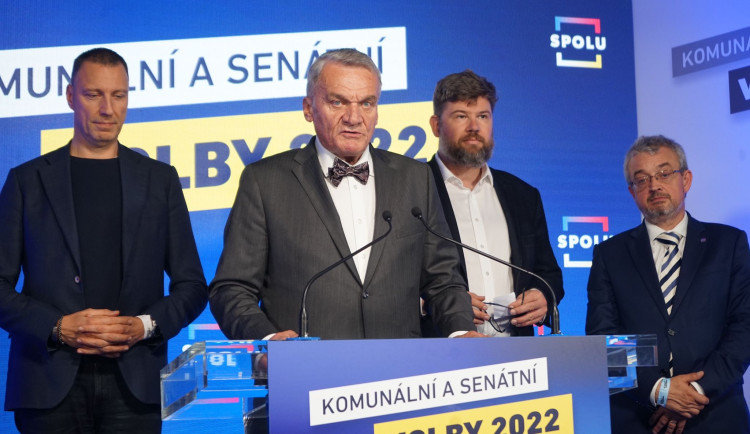 VOLBY 2022: Jednání se potáhnou, nejspíš vznikne koalice SPOLU a Pirátů, říká politolog