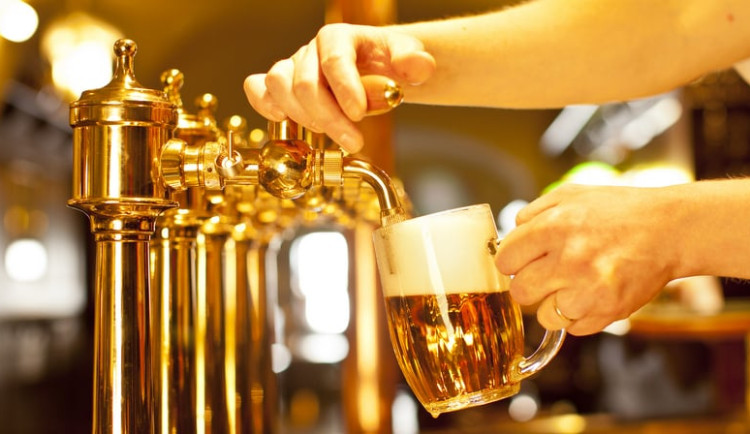 Rychlý návrat za mříže, až na pět let. Recidivista kradl nejen pípy, obviněn je i z vydírání