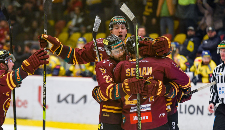 Dukla vyhrála v Sokolově 2:1 a učinila důležitý krok k předkolu play-off