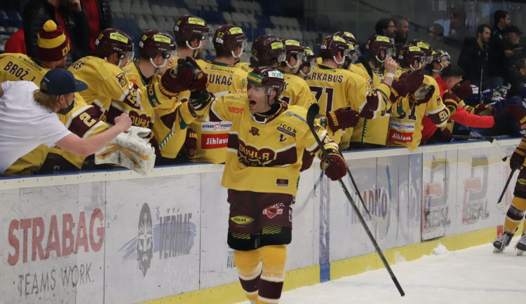 Přetahovaná v Kolíně dopadla lépe pro Duklu, která si díky dvěma bodům upevnila pozici pro play-off