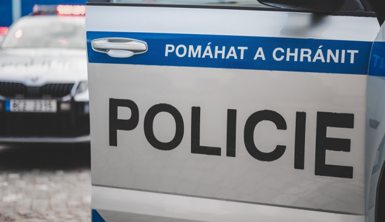 VIDEO: Policisté naháněli zfetovaného řidiče se zákazem řízení. Před jízdou se posilnil pervitinem a marihuanou