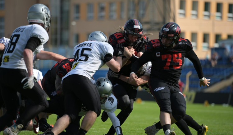 Gladiators poprvé v sezóně klopýtli, v ofenzivní přestřelce s Nitrou prohráli 41:42