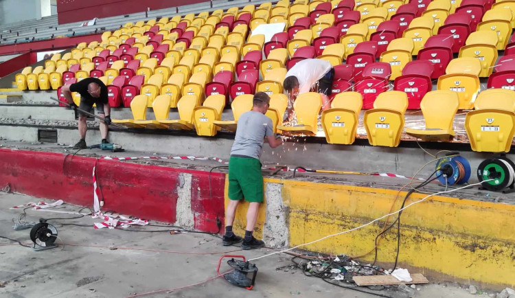 Demolice zimního stadionu začne 1. srpna, potrvá čtyři měsíce. Večery a víkendy bez hydraulických kladiv