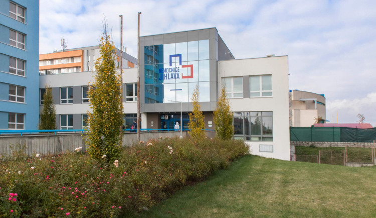 Hrozba protestu zažehnána? Lékaři z krajských nemocnic dostanou přidáno, měli by stáhnout výpovědi ze služeb