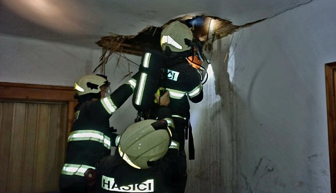 Hasiči řeší čím dál víc požárů komínů. Základem je řádné vyčištění a revize, radí