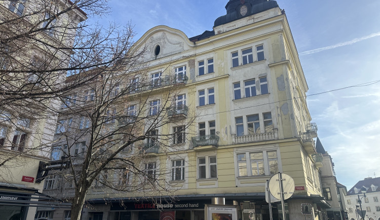 Secesní dům u náměstí projde rozsáhlou rekonstrukcí. Soukromý investor tady vytvoří 23 nových bytů