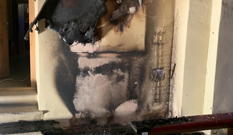 V Budějcích někdo zapálil kostel. Policie po pachateli pátrá