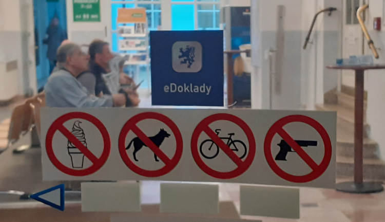 Plzeňáci už mohou používat občanku v mobilu, město zařídilo její uznání dříve, než to ukládá zákon