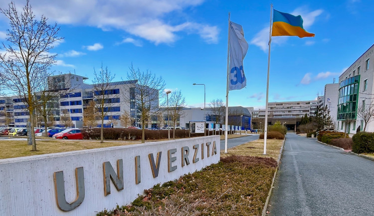 Speciální detektory střelby a výkřiků hlídají bezpečnost na Západočeské univerzitě v Plzni