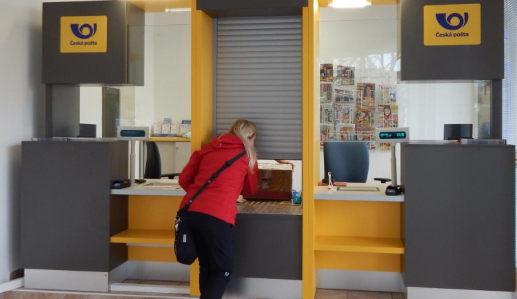 Kraj rozšířil dotace na zachování prodejen na venkově o podporu pošt Partner, celkem rozdělí 10 milionů