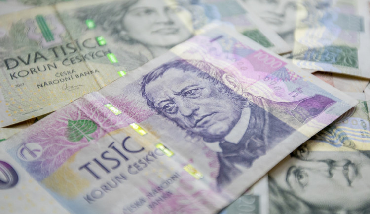 Podvodníci okradli mladou ženu, která se jen snažila prodat kávovar. Přišla o desítky tisíc