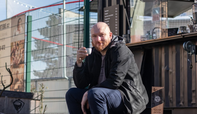 Cíl je neskončit poslední. TOP 16 by byla geniální, říká barista Zbyněk Vojtěšek o světovém šampionátu