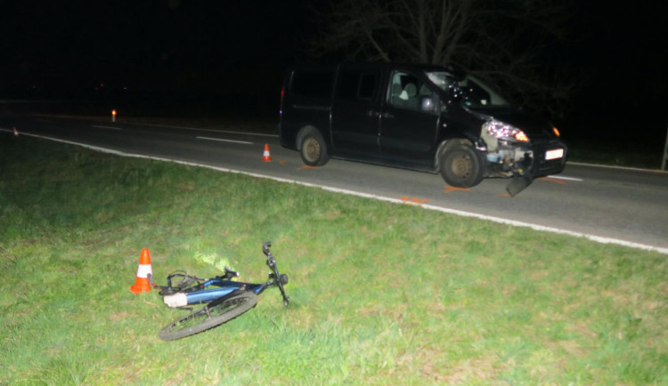 Policie hledá svědky nehody, při které byl těžce zraněn cyklista