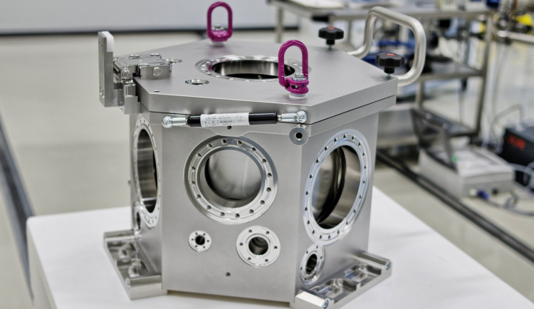 Plzeňská firma vyrábí vybavení pro Evropskou kosmickou agenturu, komora simuluje vesmírné prostředí