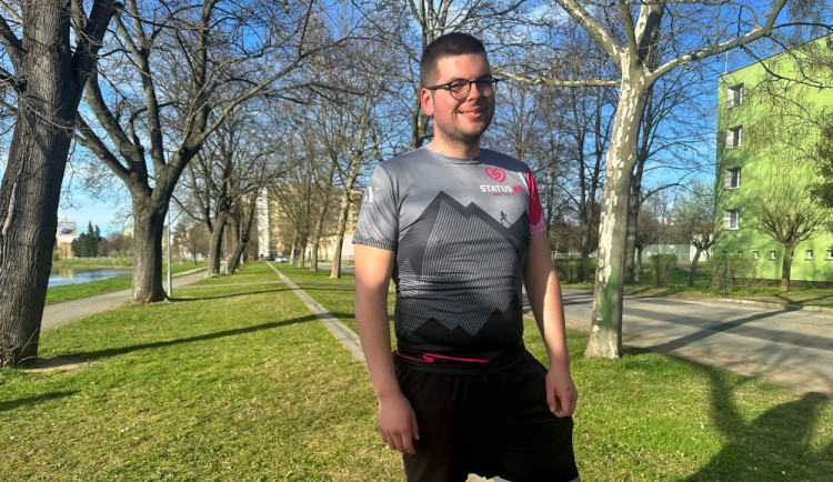 Život mu změnil nádor. Teď se chystá na přechod Kréty