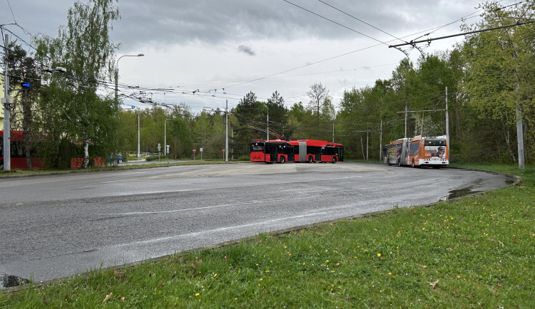 Jak naložit s parkovacím domem na Máji? Opozici se nelíbí umístění a možné kácení stromů