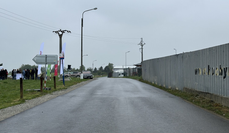 Začala stavba části obchvatu Srubce. Hotovo bude v listopadu