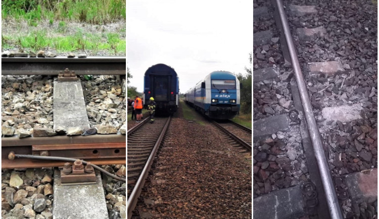 Je to hazard s lidskými životy, apeluje Správa železnic na rodiče dětí, které skládají na koleje kameny