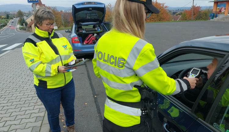 Na Trutnovsku dejte nohu z plynu, policisté jsou tam často na značkách