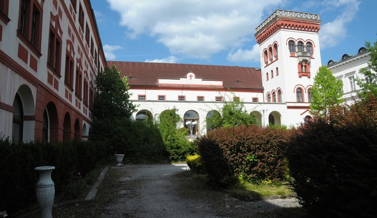 Město koupí liberecký zámek. Vyjde na desítky milionů, může do něj přestěhovat ZUŠ nebo úředníky