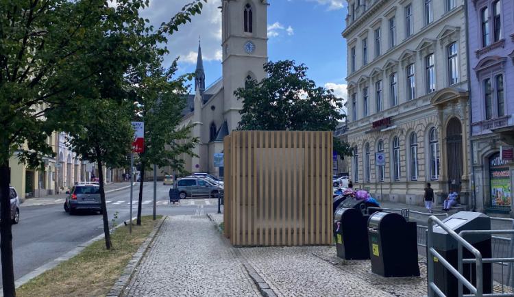 Nové veřejné toalety budou na Sokolovském náměstí. Fungovat mají příští rok