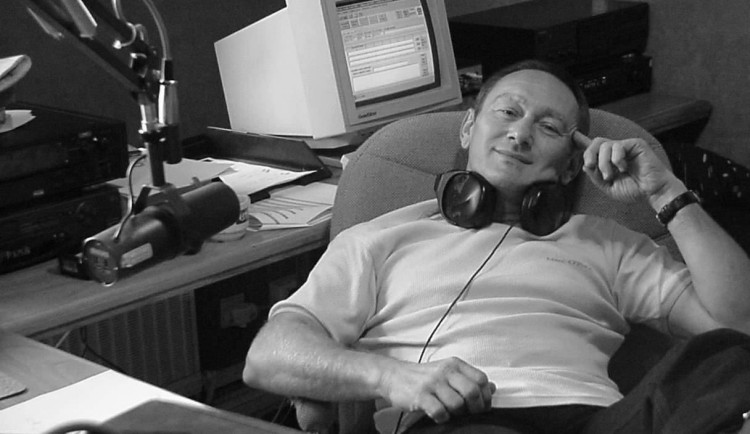 Zemřel DJ Kosťa. Legenda a jeden z prvních moderátorů Hitrádia Faktor