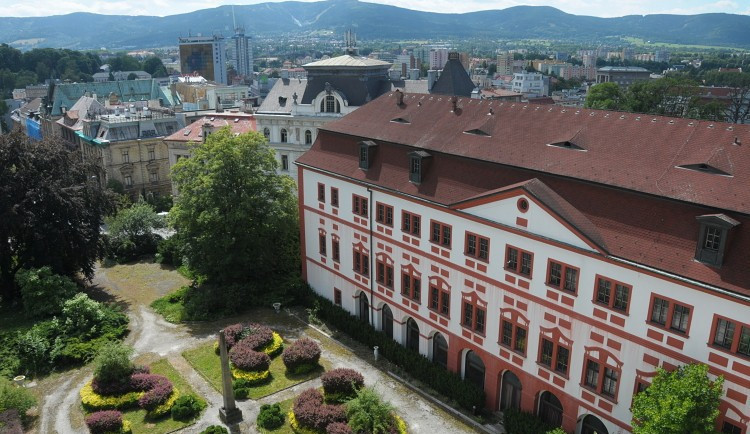 POLITICKÁ KORIDA: Má město koupit zámek? A co s ním?