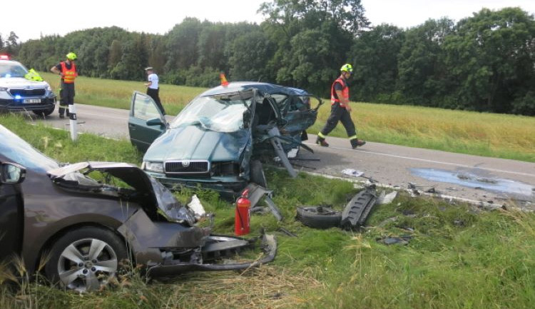 Za tragickou nehodou u Konice byl smyk na mokré vozovce. Osmnáctiletý řidič nepřežil