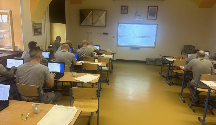Mezi vězni je obrovský zájem o kurzy digitální gramotnosti, pobytem za mřížemi ztratí s technologiemi krok