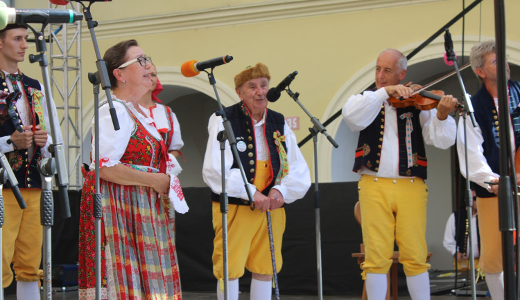 Hvězdou Chodských slavností byl třiadevadesátiletý legendární dudák a zpěvák Antonín Konrády