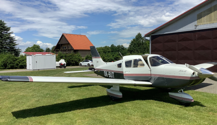 Do Brna se hrnou studenti, kteří se chtějí stát piloty. Strojárna proto pořídila nové výcvikové letadlo