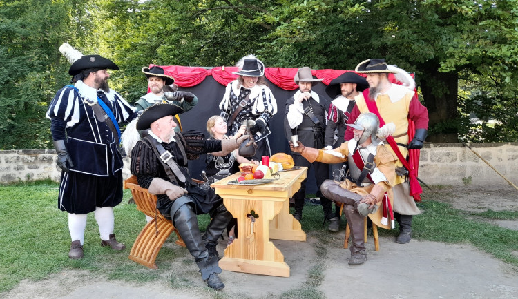 Hrad Valdštejn zve dnes a zítra na Historické slavnosti. Slibují program napříč staletími