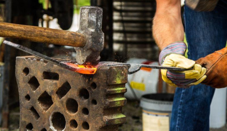 Po mnohaleté pauze obnovil Karlovarský kraj ocenění Mistr tradiční rukodělné výroby