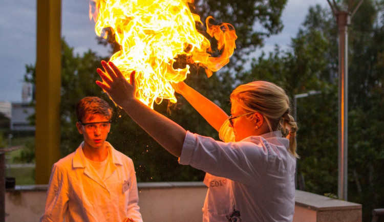 Kam o víkendu na jižní Moravě? Na noc vědců nebo festival burčáku