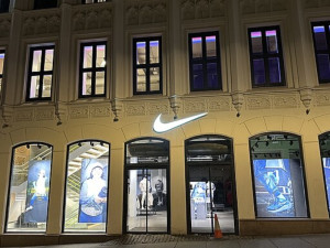 Nike na prahu změn: Nový CEO, snížené prognózy a tvrdá konkurence