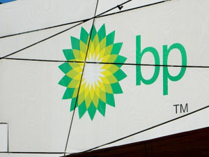 BP ruší cíl snížit produkci ropy a plynu do roku 2030, nový šéf mění směr