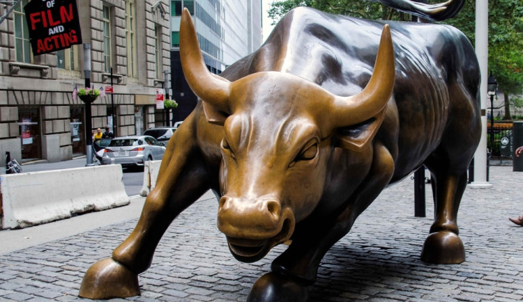 KOMENTÁŘ: Proč se evropským firmám nedaří konkurovat na globálním trhu? Nejde jen o regulace, Evropě chybí Wall Street