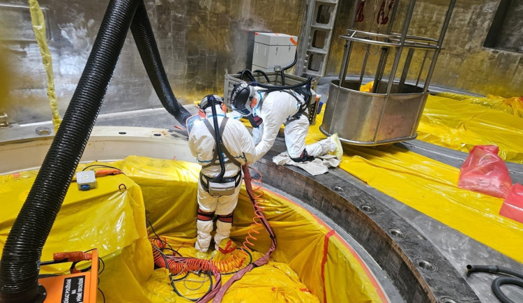 V Temelíně poprvé čistili důležité technologie pomocí laseru, metoda se osvědčila