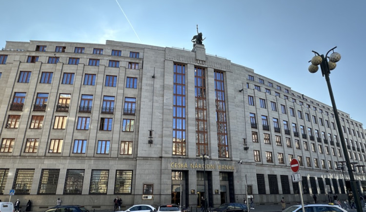 Růst mezd v ČNB zůstane i v příštím roce umírněný