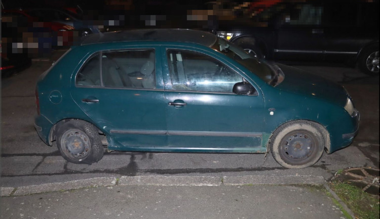 Nepoučitelný řidič se zákazem řízení opakovaně usedl za volant opilý, policisté ho přistihli dva dny po sobě